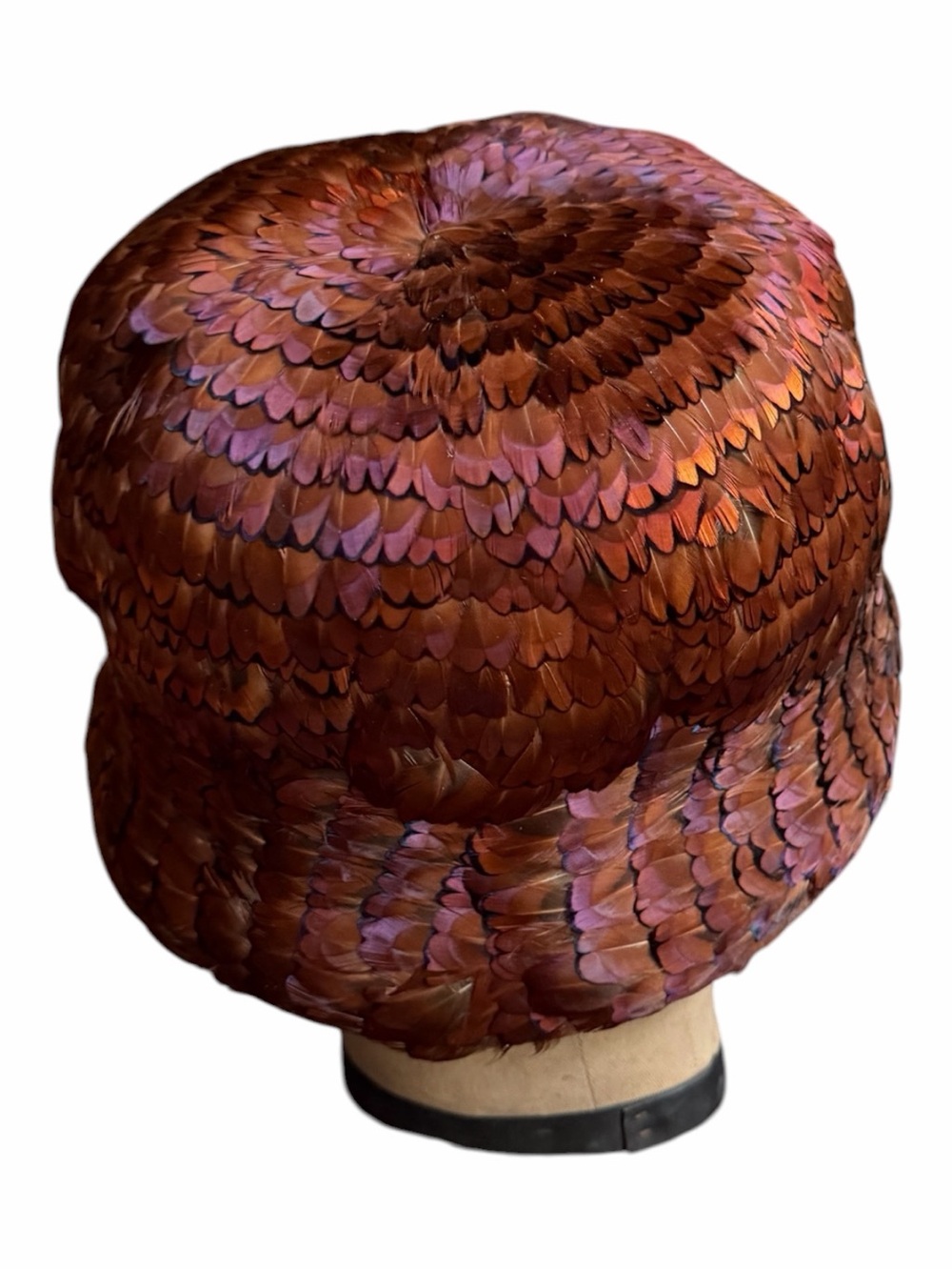 1950s/Early 60s Iridescent Pheasant Feathers Flowerpot Hat - Picture 2 of 6